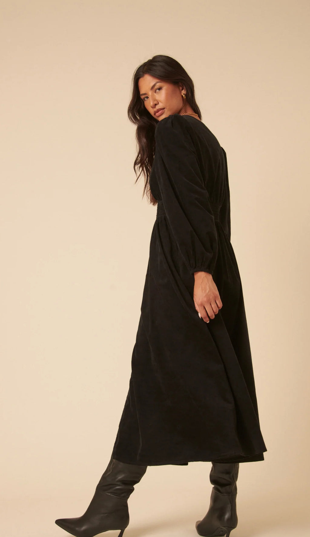 Aalayra Black Button Maxi Full Sleeves