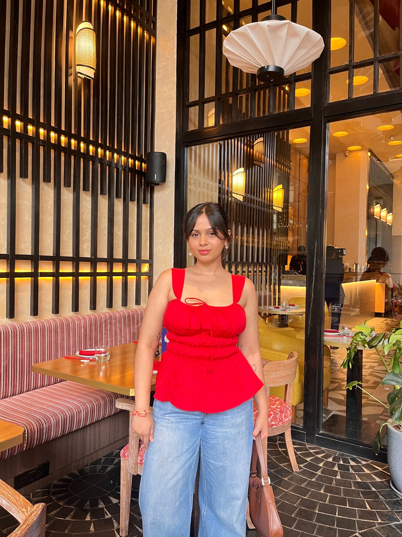 RED STRING ELASTIC TOP