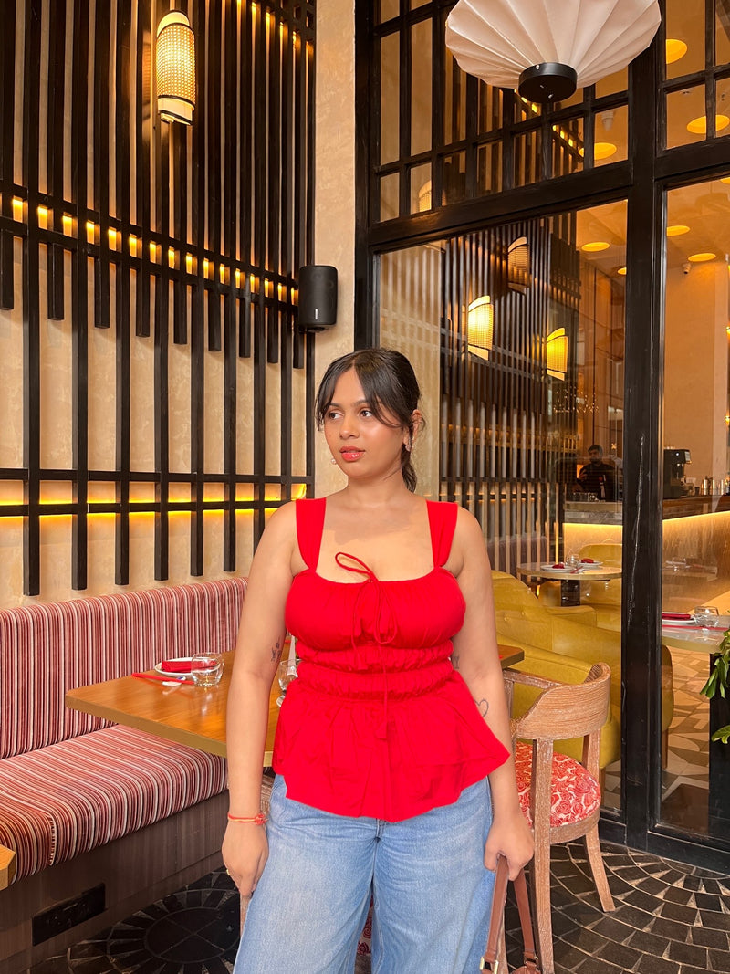 RED STRING ELASTIC TOP