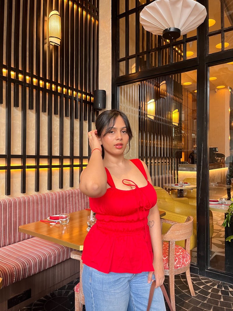 RED STRING ELASTIC TOP