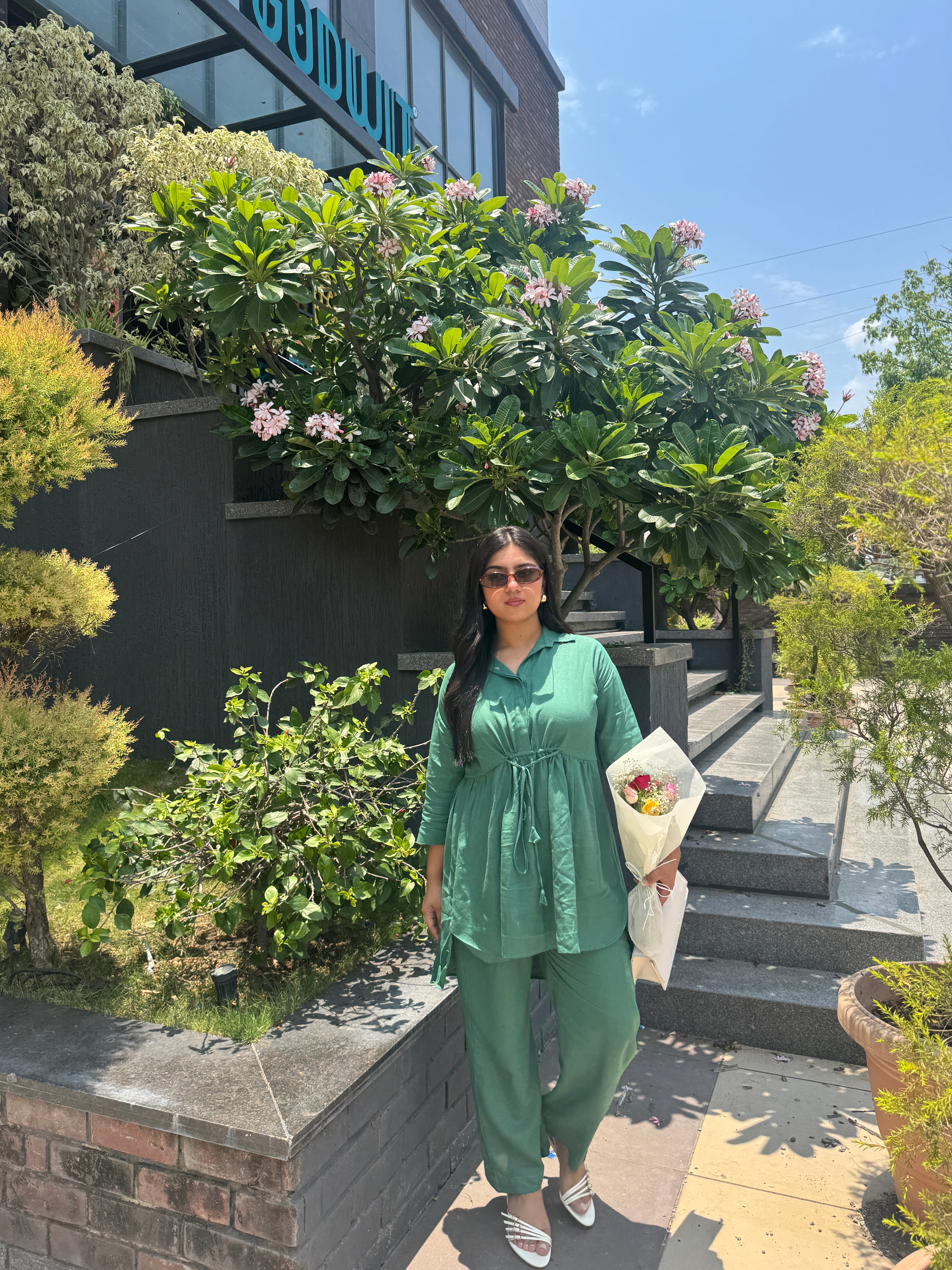 OLIVE GREEN ELASTIC COORD SET