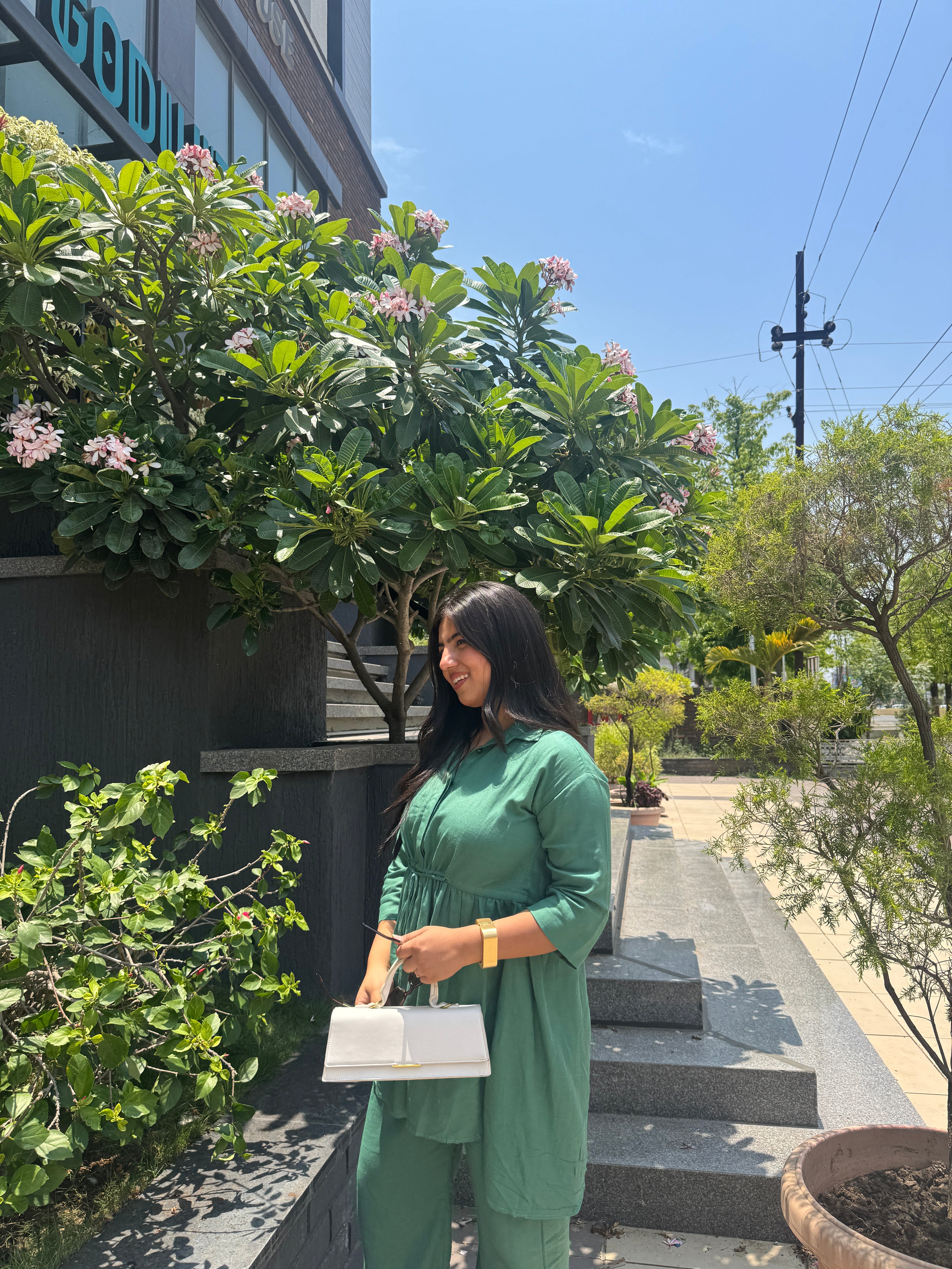 OLIVE GREEN ELASTIC COORD SET